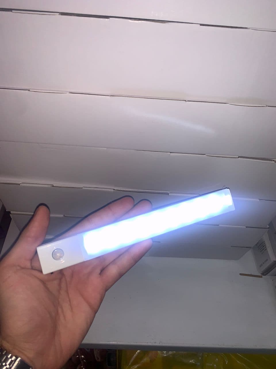 Lampe de Placard avec Detecteur de Mouvement Rechargeable et sans Fil