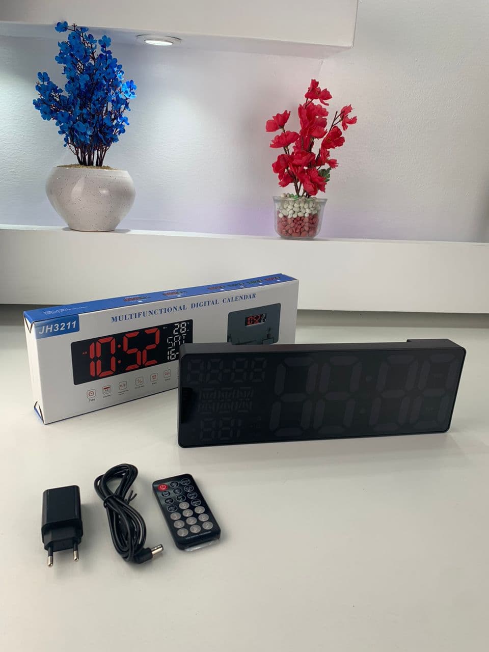 Horloge Numérique Murale et Table LED à Éclairage Bleu Inférieur – ساعة رقمية للحائط و المكتب بإضاءة سفلية زرقاء