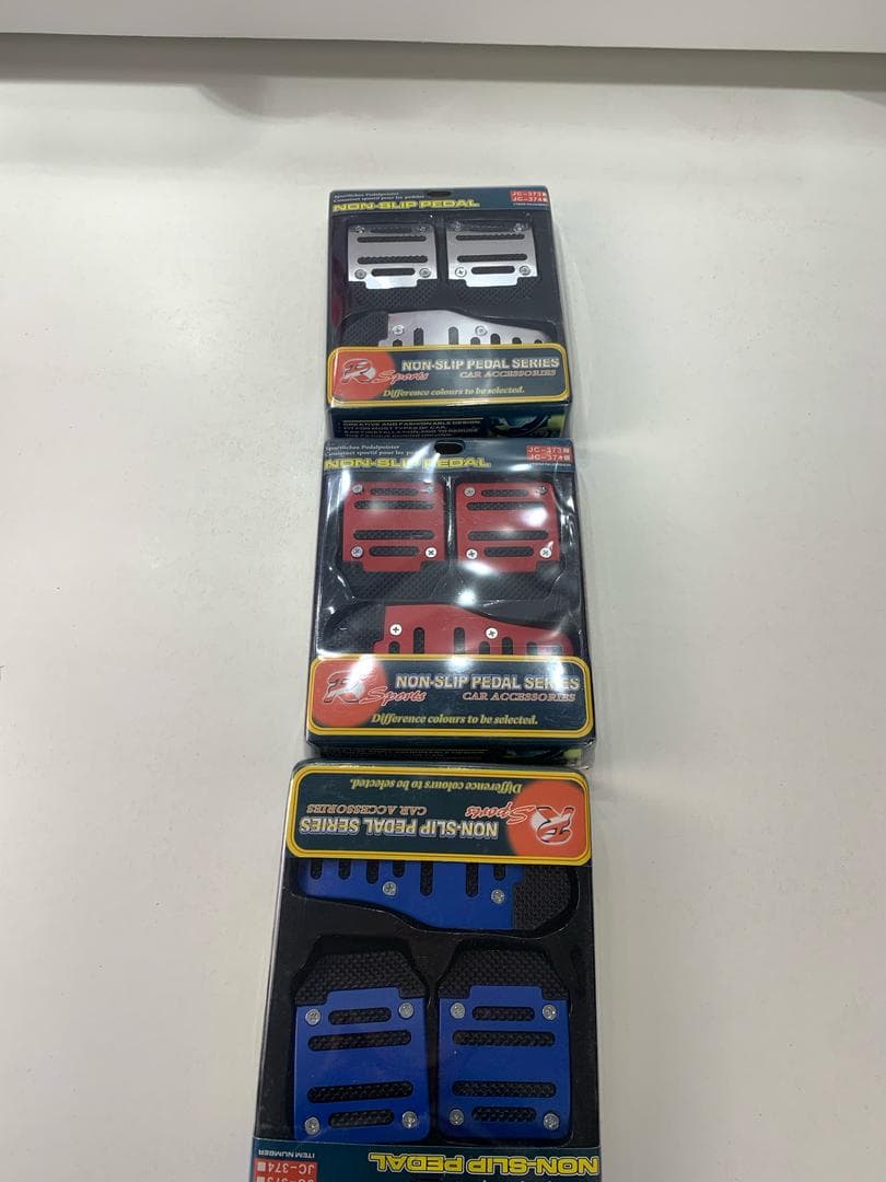 Kit de Pédales Antidérapantes Universelles pour Voiture -  دواسات السيارة غير القابلة للانزلاق