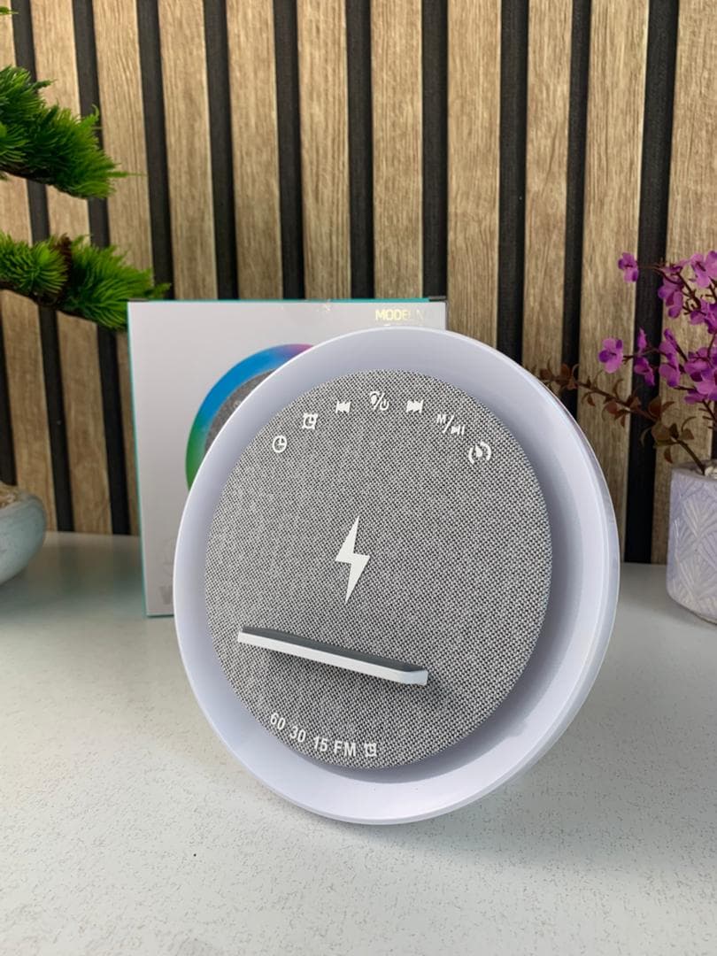 Haut-parleur et Lampe de Chevet avec Lumière d’ambiance RGB et Chargeur Induction 15W – مكبر صوت وشاحن لاسلكي مع إضاءة ملونة