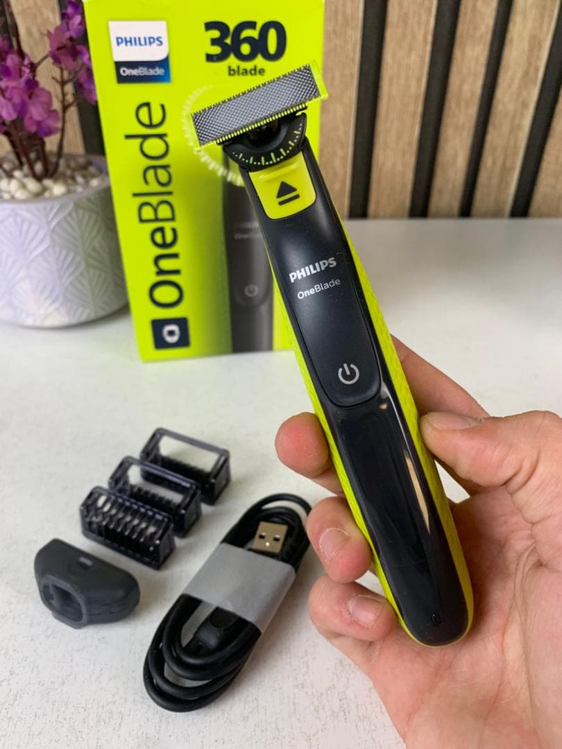 Philips OneBlade QP2427/23 Tondeuse Rechargeable Original – ماكينة حلاقة أصلية للرجال