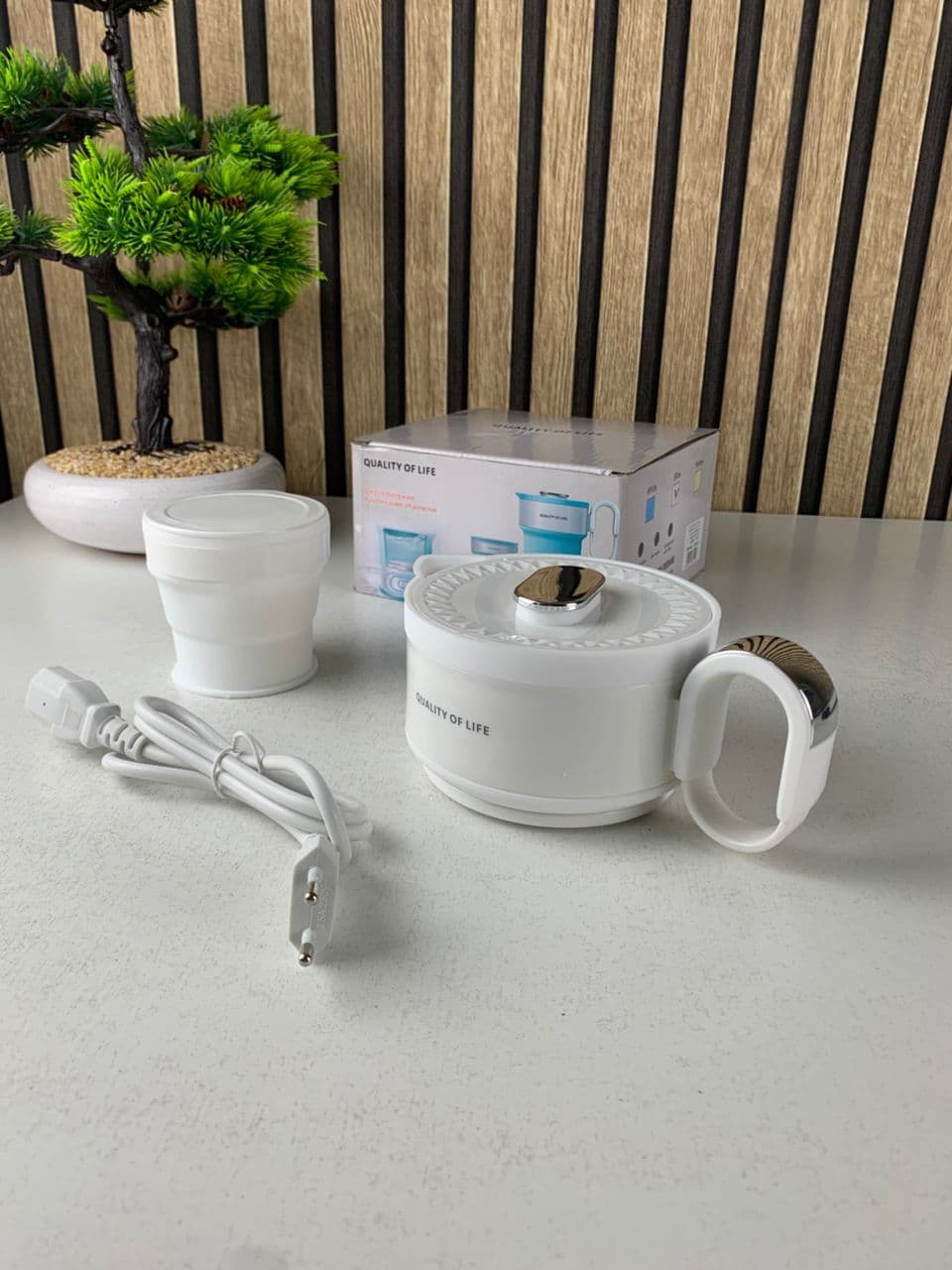 Bouilloire Électrique Pliable en Silicone Alimentaire avec Gobelet Pliable – غلاية مياه قابلة للطي ومحمولة