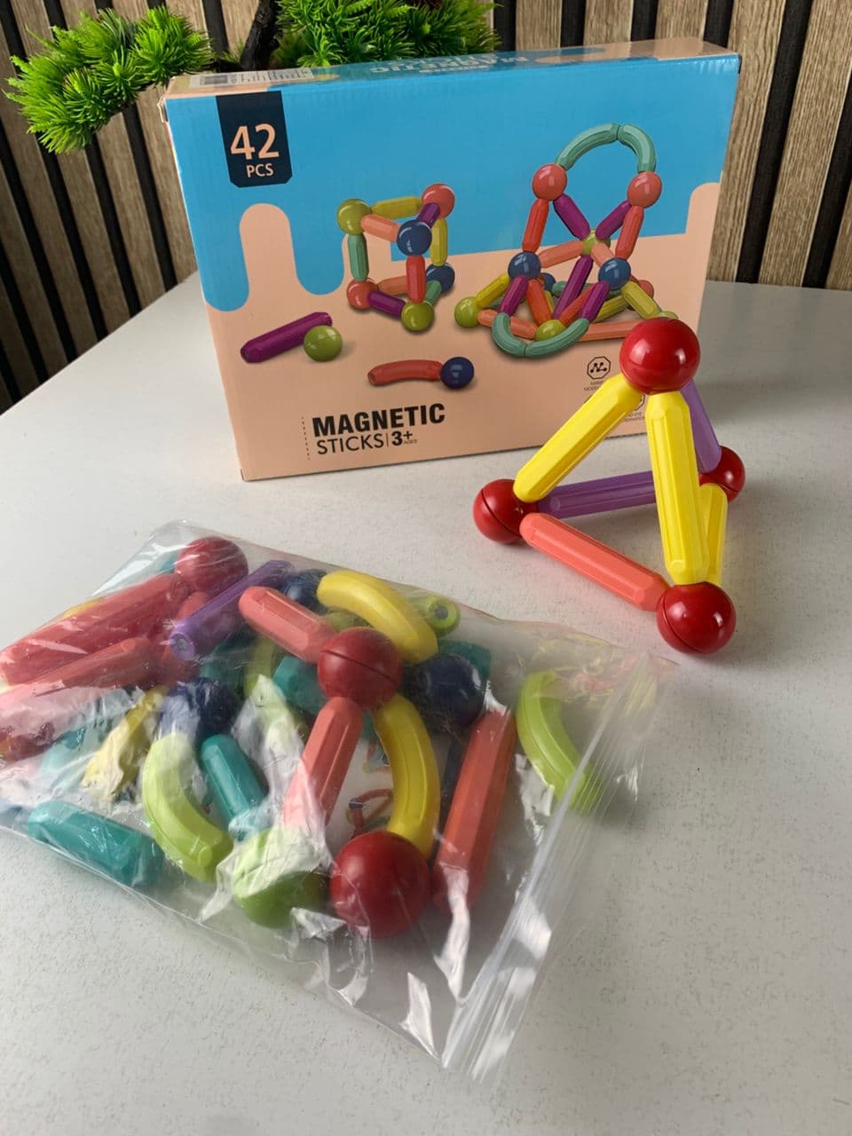 Blocs de Construction Magnétiques 42 pièces pour Enfants – لعبة تركيب القطع المغناطسية للأطفال