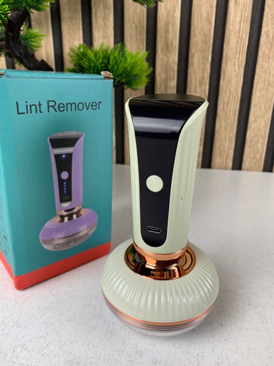 Appareil Rasoir Anti-peluches pour Vêtements Rechargeable Type-C – جهاز مزيل الوبر من الملابس