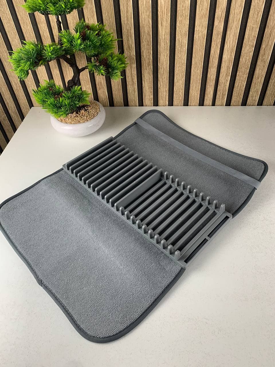 Serviette absorbant en fibres microscopiques avec une base amovible pour vaisselles – منشفة تنشيف و تجفيف الأواني